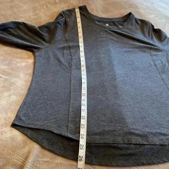 Avia Gray Activewear Long Sleeve Shirt in Size Large.  (12-14) - Picture 7 of 9